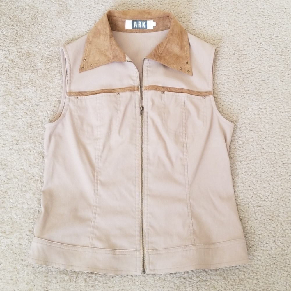 NWOT Brown sleeveless vest